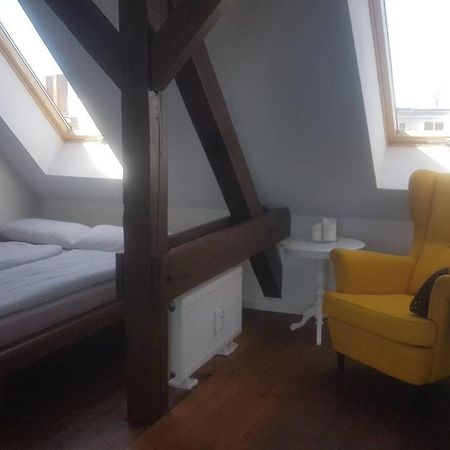 Helle Dachgeschosswohnung Fuer 8 Personen In Zentraler Lage Berlin Dış mekan fotoğraf