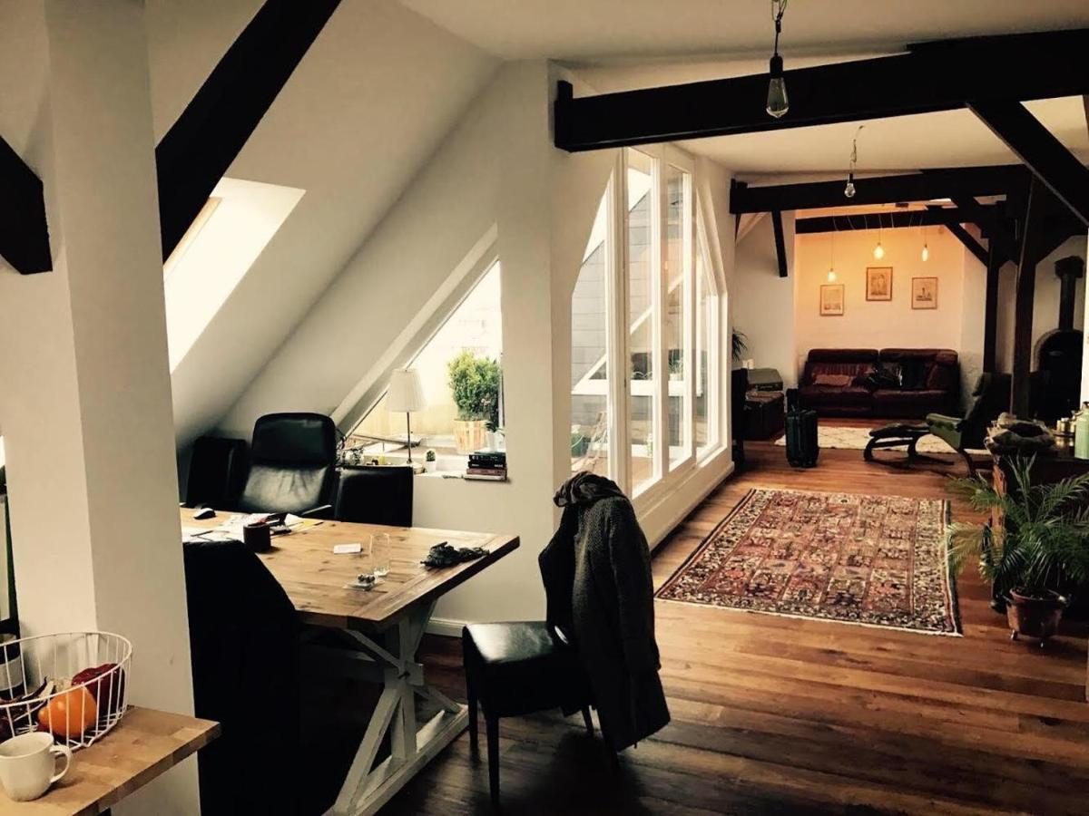 Helle Dachgeschosswohnung Fuer 8 Personen In Zentraler Lage Berlin Dış mekan fotoğraf